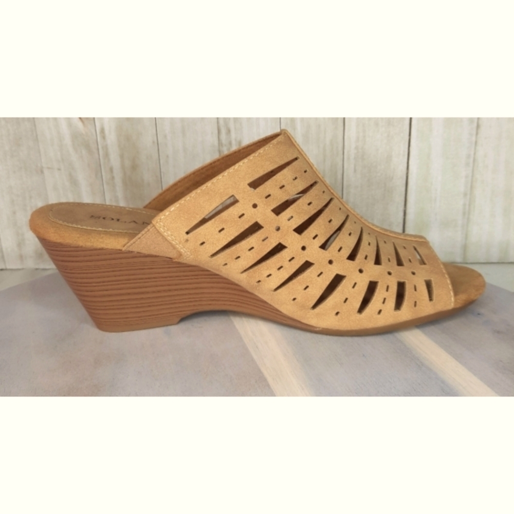 Solanz Paulette Cut Out Wedge Sandals Nude Size 11